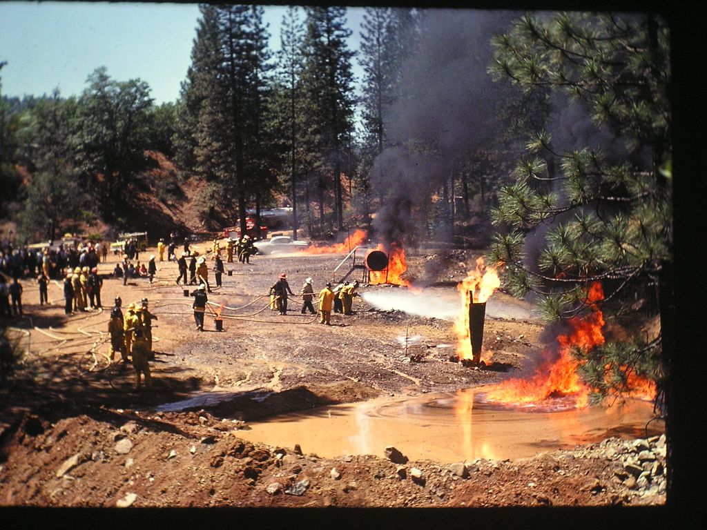 loading Gallery/Training/Oil Fire School/fullsize/090131 107.jpg... or select a thumbnail